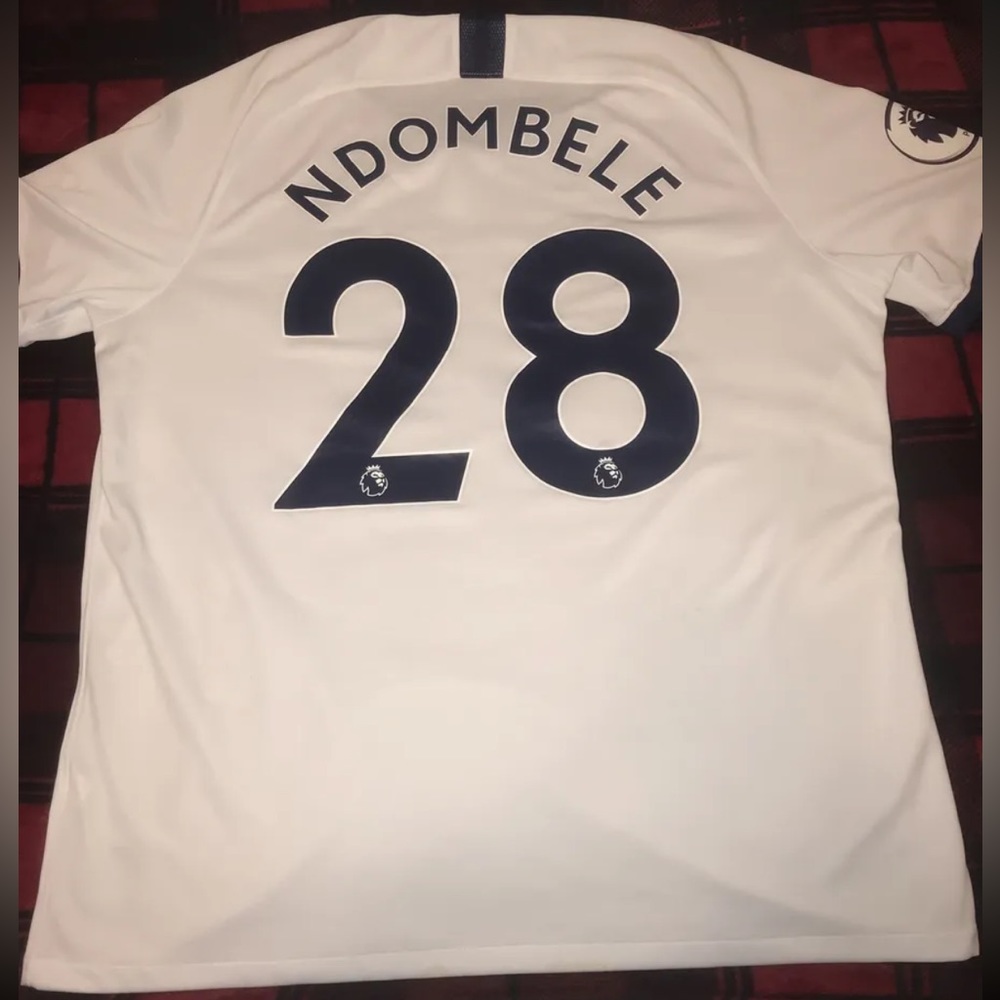 Tottenham hotspur jersey XL #28 Ndombele.